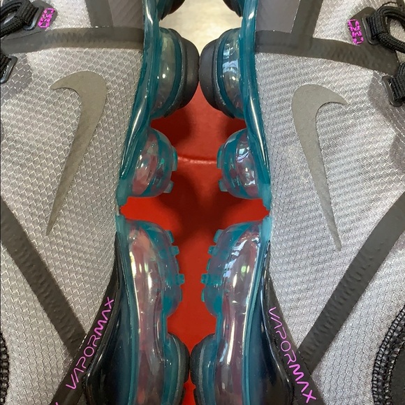 NIKE AIR VAPORMAX 2019 (GS) - Picture 14 of 16